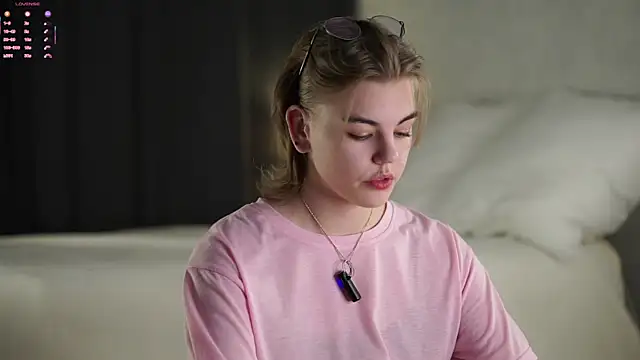 MelodyBaur online show from December 16, 12:22 pm