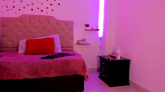 eimyy rouse online show from March 3, 7:53 pm