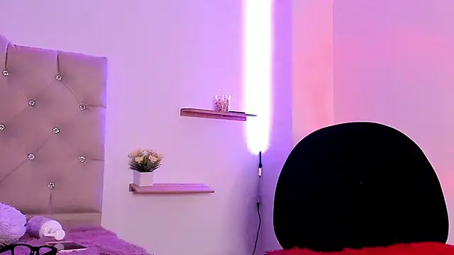 eimyy rouse online show from March 15, 12:45 am