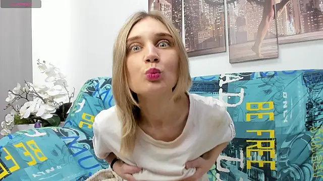 Tenderly Sophie online show from April 30, 1:22 am