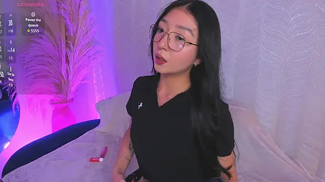 sydney miller  online show from August 5, 12:17 am