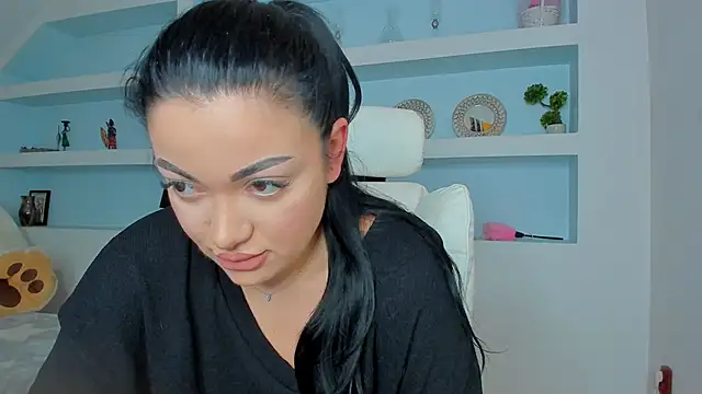 juliexxx online show from November 27, 8:23 pm