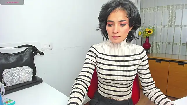 chloehanna online show from December 16, 9:42 pm