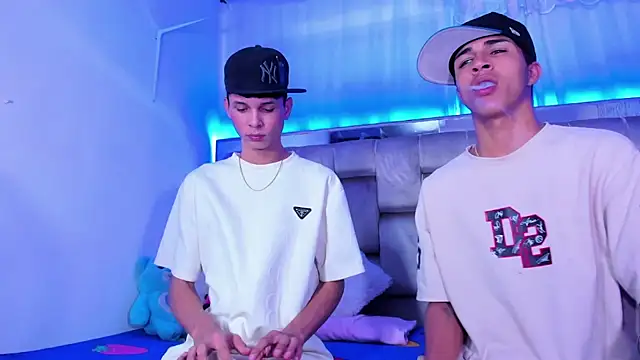 boyswantingplay online show from November 4, 4:06 am