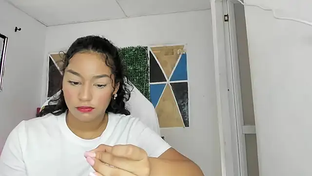 emily stars1 online show from February 23, 6:51 pm