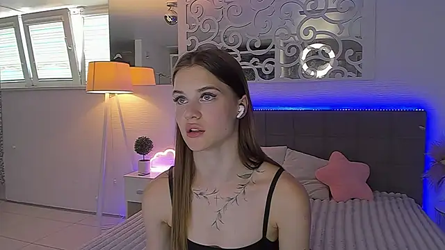 LuisaClover online show from July 30, 12:17 pm