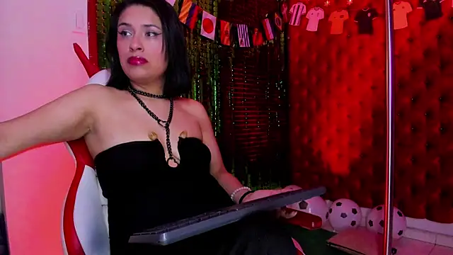 Roxanne Han online show from June 15, 12:38 pm