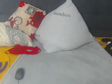 Thatgyellabby online show from October 25, 10:38 pm