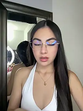 IslaCole online show from February 27, 2:33 am