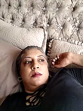 IndianLara online show from November 14, 10:48 am