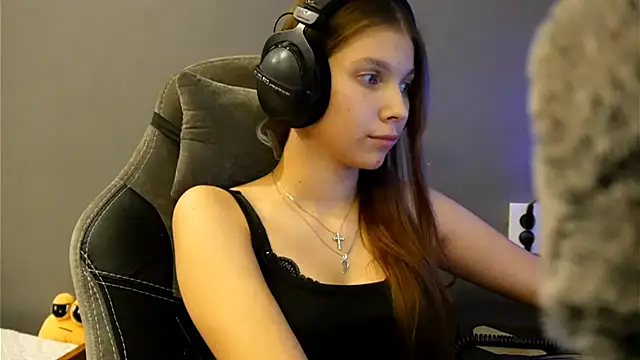 Softixq online show from December 13, 7:53 pm