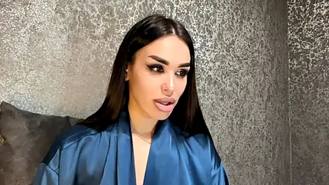 velvetveyraX online show from May 2, 4:43 pm