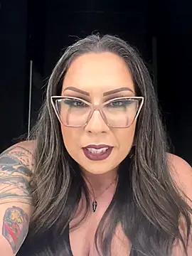 ThatGirlVia online show from October 26, 8:32 am