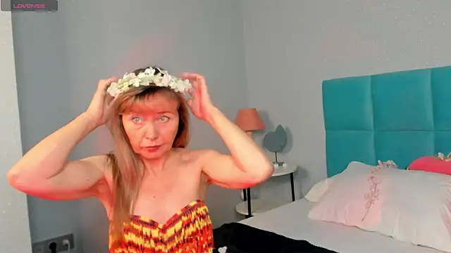 Carla Vogue online show from November 9, 3:46 am