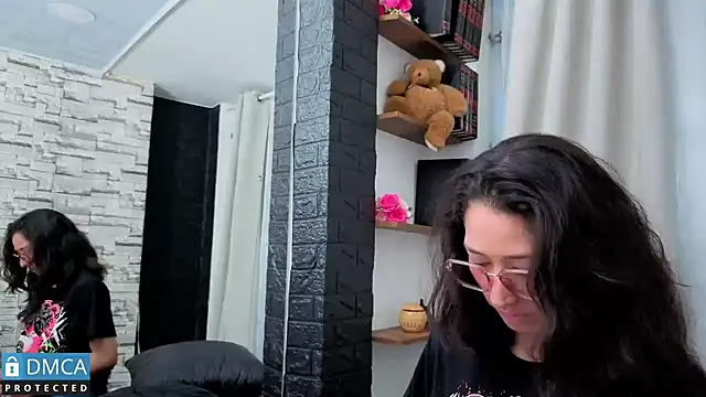 eva delight  online show from March 9, 11:02 am