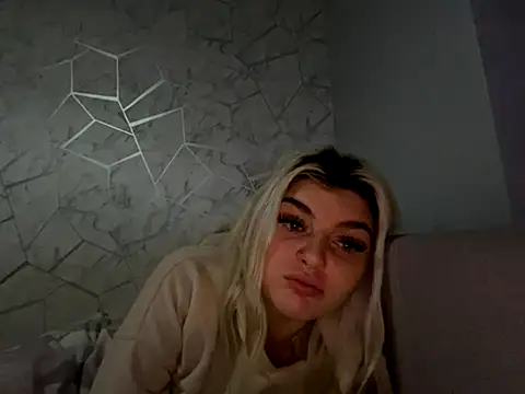 rosie-hipstergal online show from December 5, 4:56 am