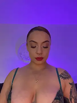 GiaStonne online show from June 20, 2:04 am
