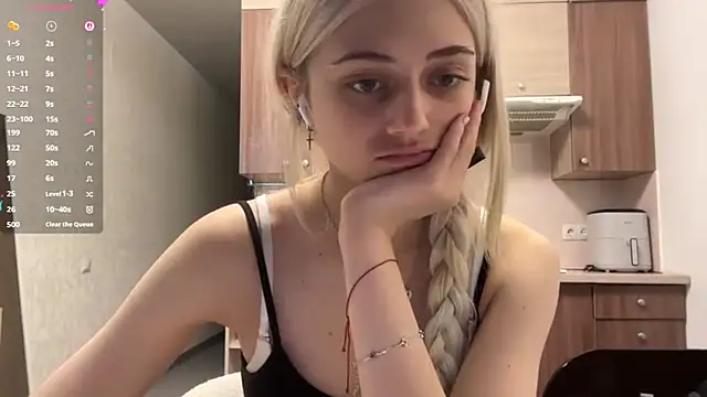 AidaGloshen online show from August 5, 2:23 pm