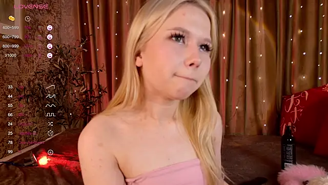 VivieSunn online show from March 1, 4:29 pm