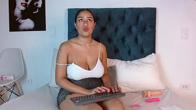 Desire Evelyn online show from January 17, 12:56 pm