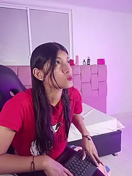 YeseniaRodriguez3 online show from May 3, 12:41 pm