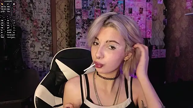 MissMorganMoon online show from March 21, 10:15 pm