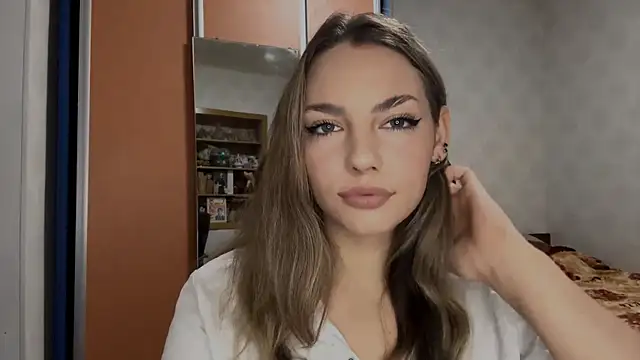 IlanaLafferty online show from November 30, 5:17 pm