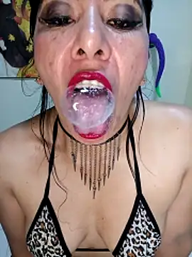 Esmeralda 546 online show from November 29, 9:30 pm