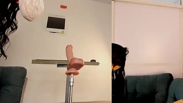 NhoanBrunette online show from February 13, 3:02 pm