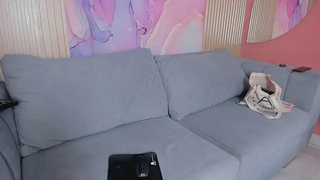 NhoanBrunette online show from December 15, 12:54 pm