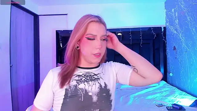 JanneBlossom  online show from December 14, 10:04 pm