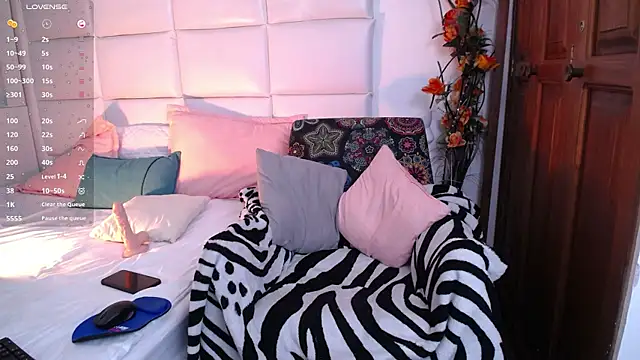 AbigailLady  online show from January 17, 5:31 pm