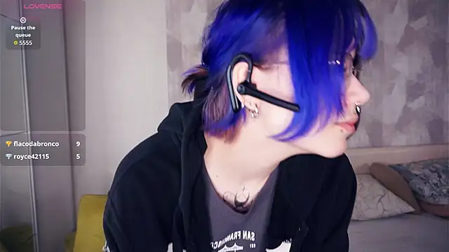 KellePourier online show from November 16, 6:52 pm