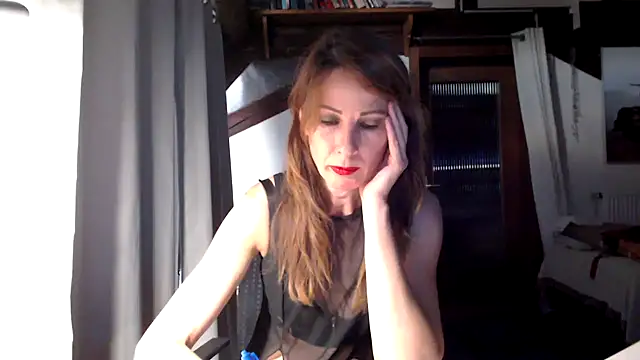 MissDyannis online show from July 16, 7:18 pm