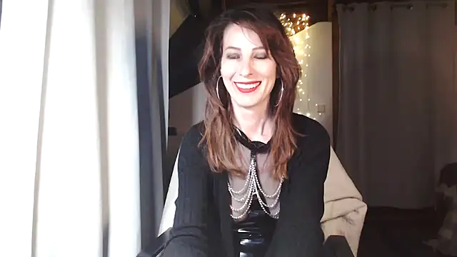 MissDyannis online show from March 27, 10:21 pm