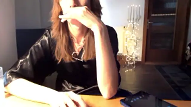 MissDyannis online show from November 18, 2:51 pm