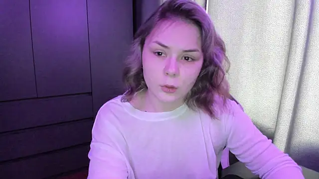 sophia lix online show from December 16, 5:02 am