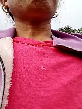 bella-la online show from March 17, 10:30 am