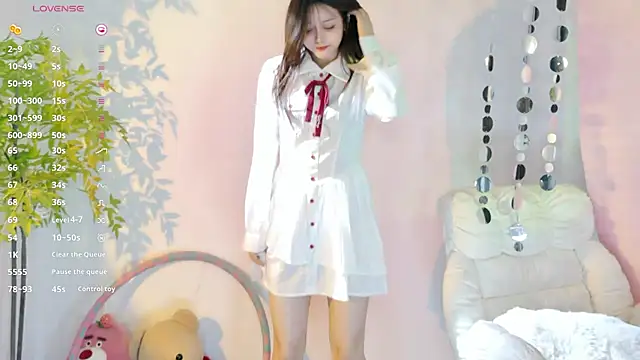 Yiluo95 online show from June 12, 4:48 pm