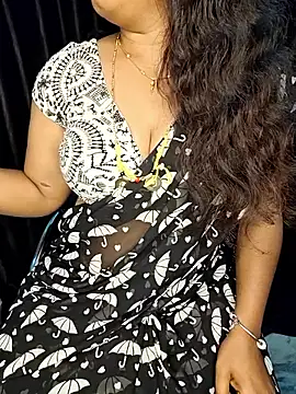 shreyareddy99 online show from February 3, 12:21 pm