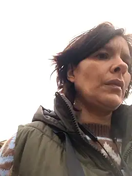 Piediniecollant online show from February 14, 7:21 am