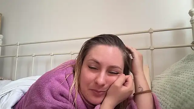 EngelHelene online show from June 3, 7:42 am