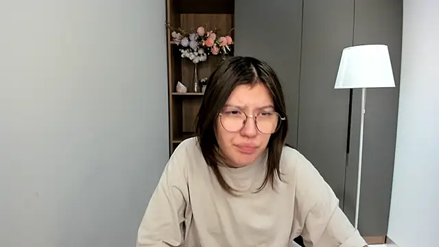 VickieChantos online show from October 30, 5:10 am