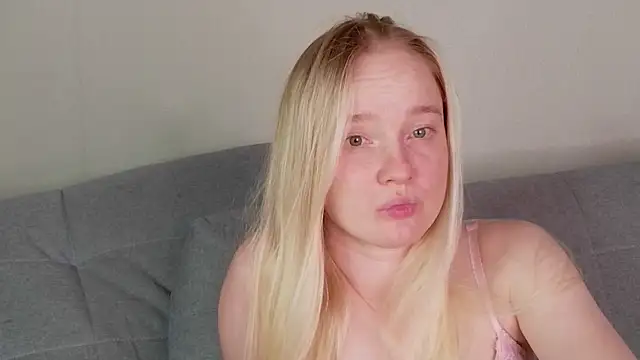 Shawty Mia online show from July 11, 6:52 pm
