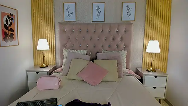 KamyGlam online show from June 19, 8:23 pm