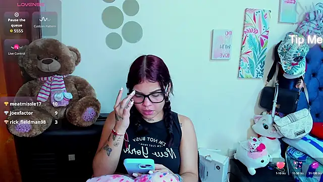 Emma boo online show from December 22, 6:00 pm