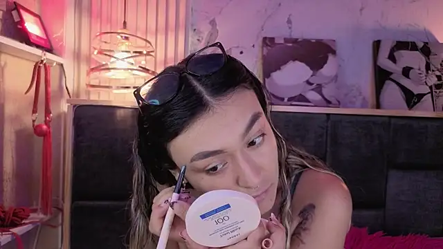 Im-Lola online show from May 2, 7:06 pm