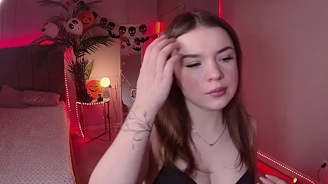 Alice Bloome online show from November 1, 5:44 am