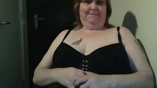 Sylviastar46 online show from February 18, 9:47 pm
