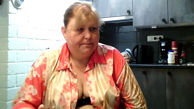 Sylviastar46 online show from April 29, 8:39 am